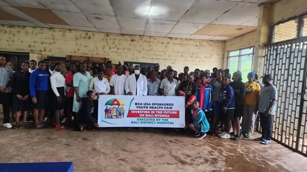 Group photo at a BCA-USA sponsored youth health fair, held by the Bali District Hospital
