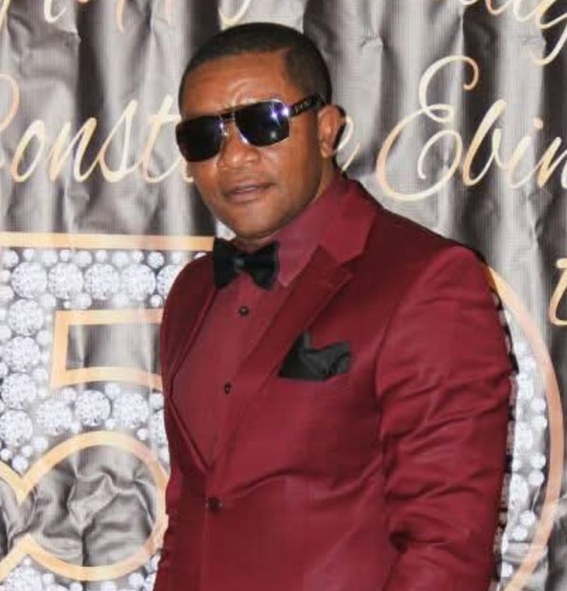 Ebeny Amstrong Eben